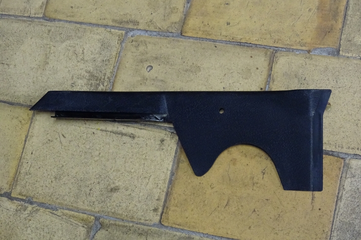 Zijbekleding binnen achteraan links Vw K70 gebruikt