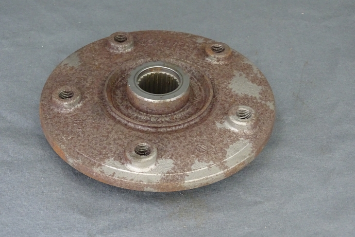 Wielnaaf vooraan Vw K70
