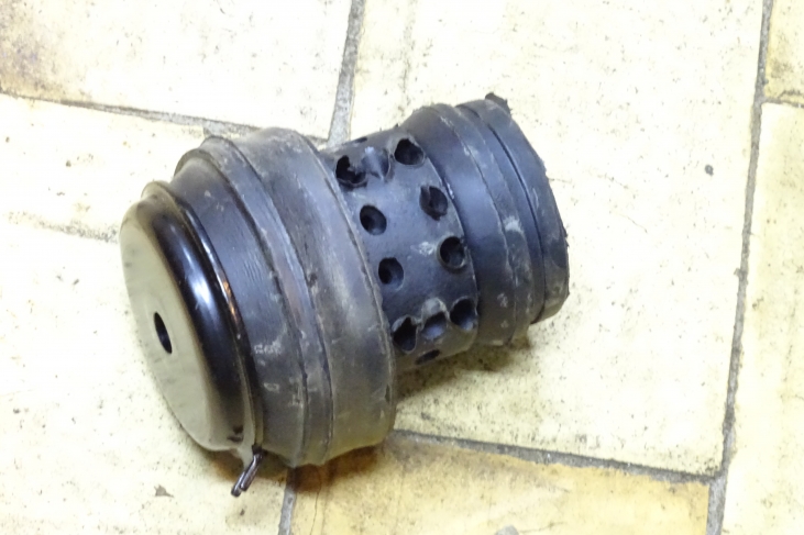 Motorsteunlager Vw Caddy 2 / Golf 3 / Passat B3 + B4 / Polo 3 / Vento   Seat Cordoba / Ibiza / Toledo