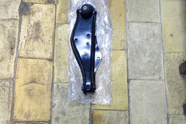 Draagarm rechts voor Honda Accord 76-85