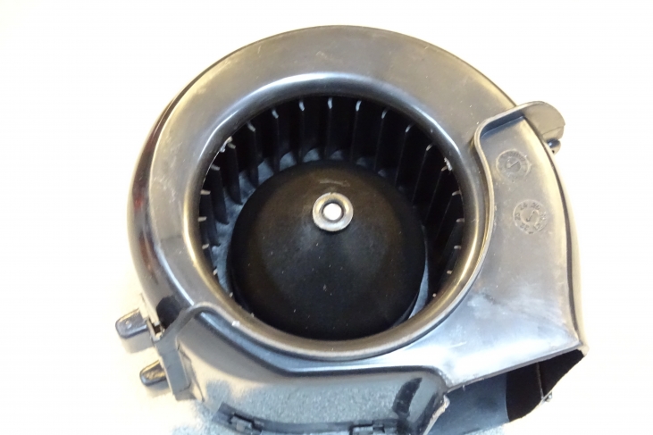 Kachelventilator Audi 80 / 90 / Coupe   Vw Caddy / Golf 1 + cabriolet / Jetta 1 / Passat B1 + B2 / Santana / Scirocco 1 + 2 / Transporter T3