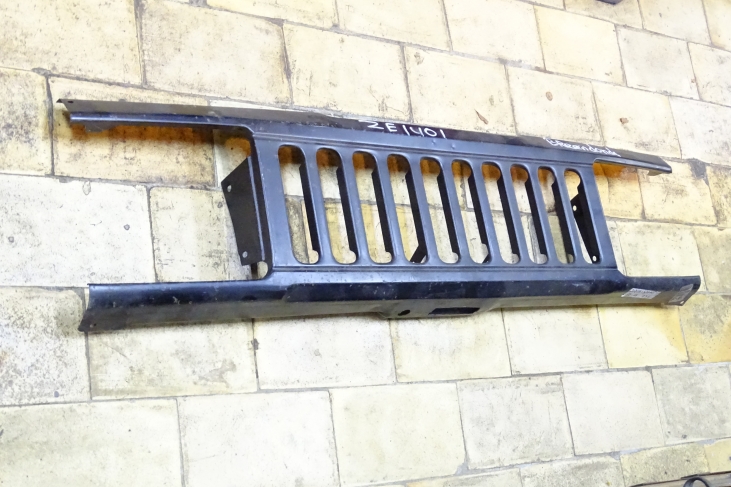 Grille Suzuki Samurai SJ410