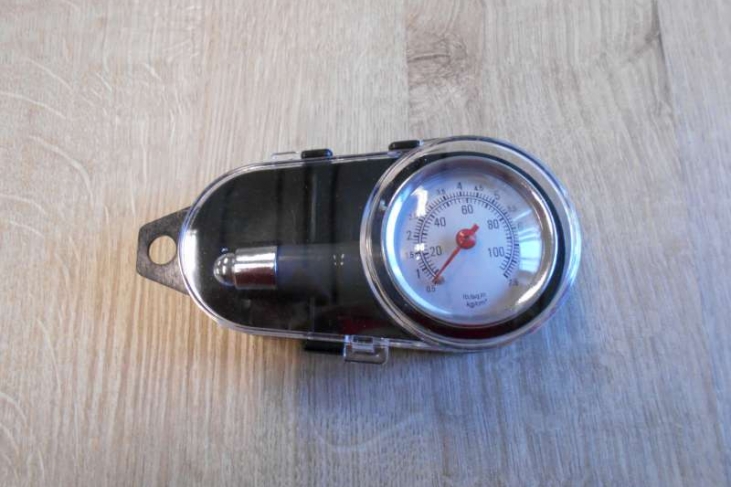 Bandendrukmeter in opbergbox